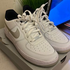 AIR FORCE 1 LV8 KSA